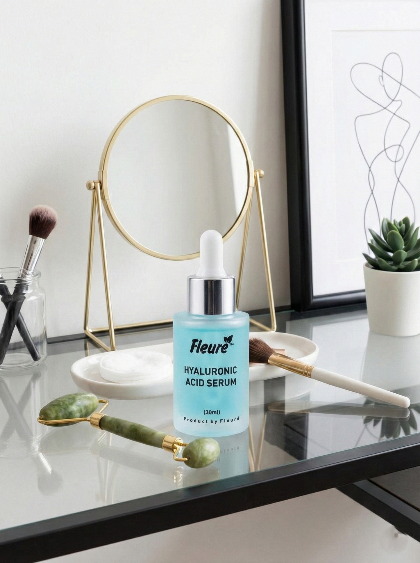 Lightweight Fleuré hyaluronic acid serum with niacinamide – deep hydration and skin barrier support for all skin types